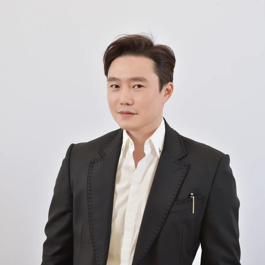 성덕 원장 — 디자이너 프로필