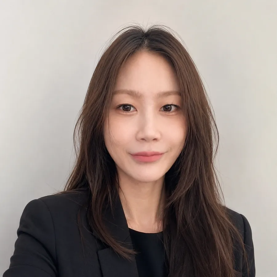 율리 이사 — 디자이너 프로필